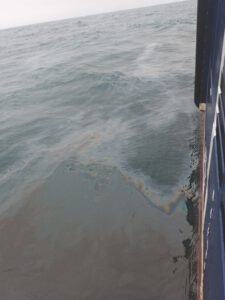 Photo of oil spill right after release. Photo by Øyvind Breivik (Met).