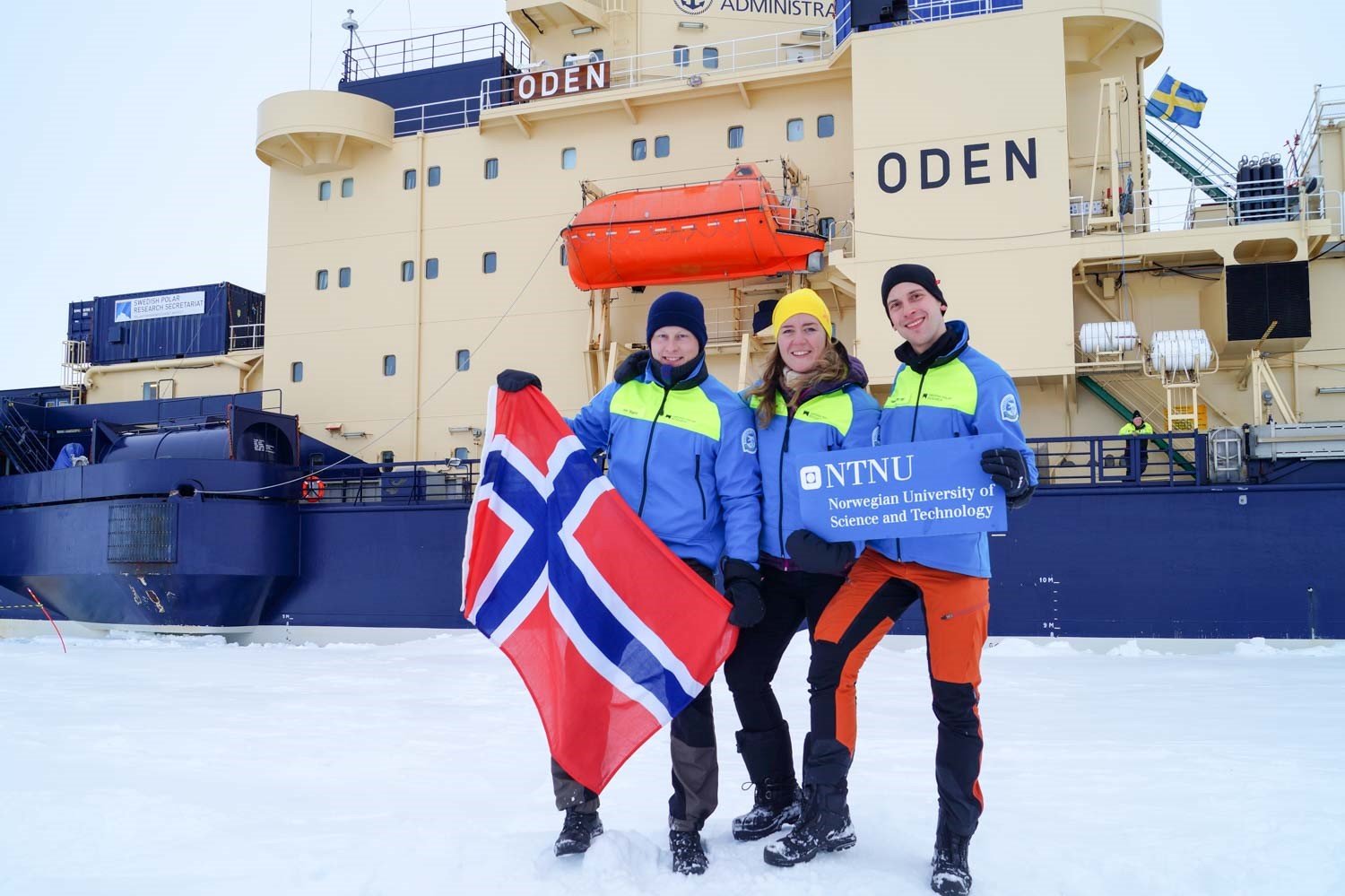 Figure 4 SAMCoT researchers Bjørnø, Skarbø and Heyn at the North Pole, 21 August 2016